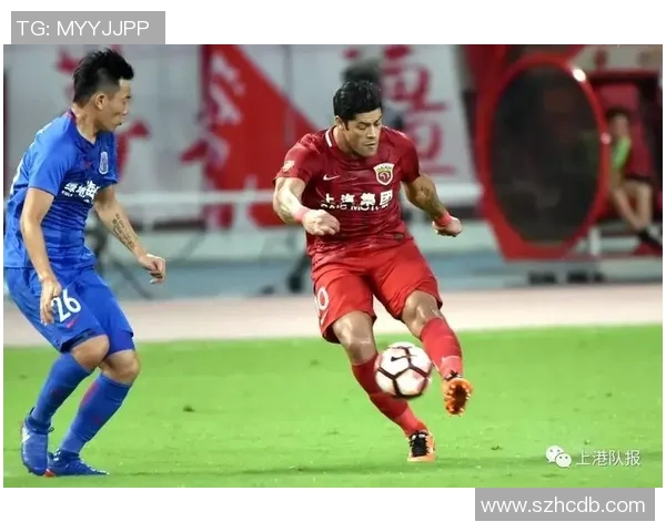 上港与重庆激战正酣比分悬念迭起引发球迷热议